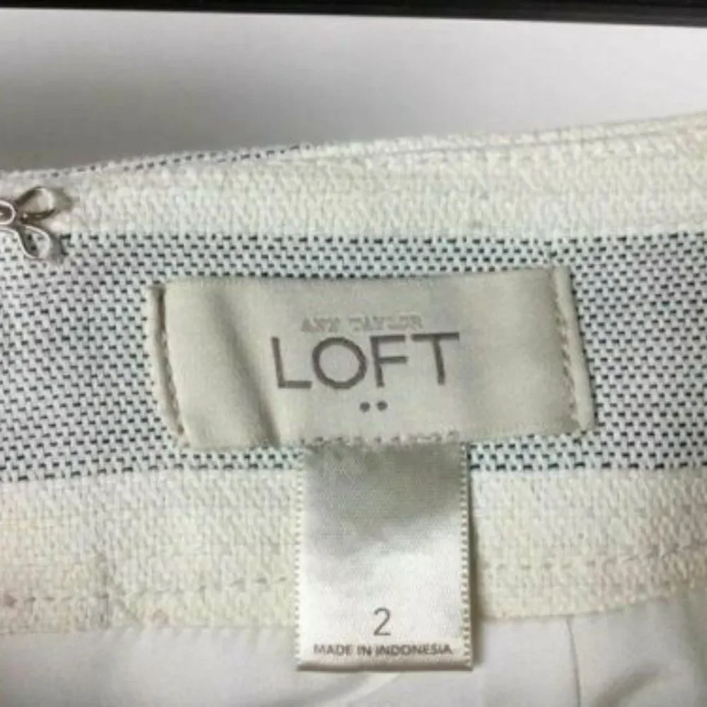 Ann Taylor LOFT Cream Combo Striped‎ Button Sz 2 - Picture 3 of 3